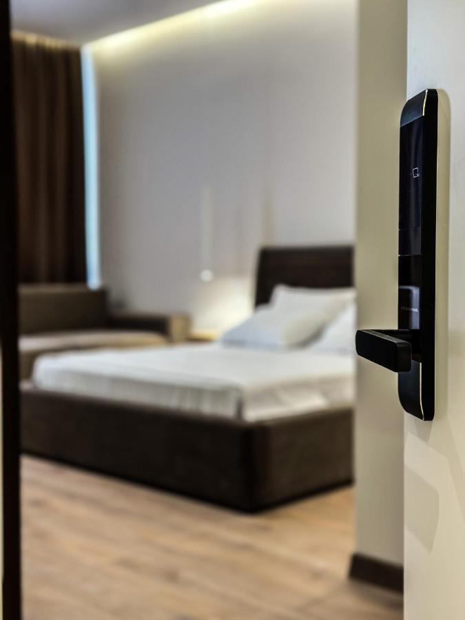 Alexander Rooms دراس المظهر الخارجي الصورة