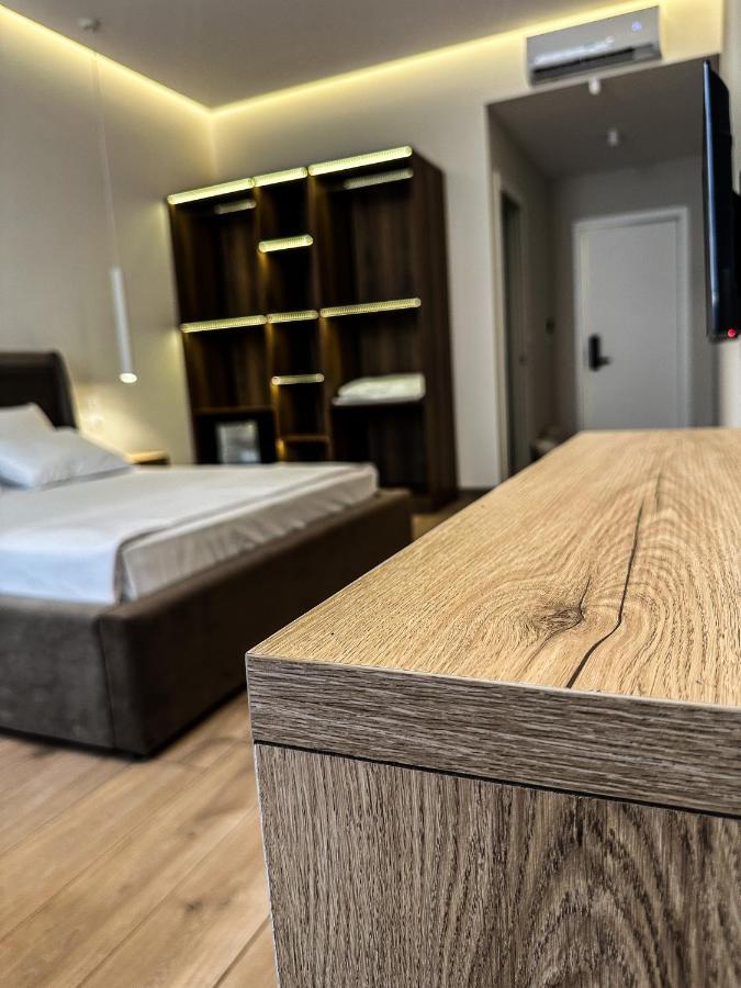 Alexander Rooms دراس المظهر الخارجي الصورة