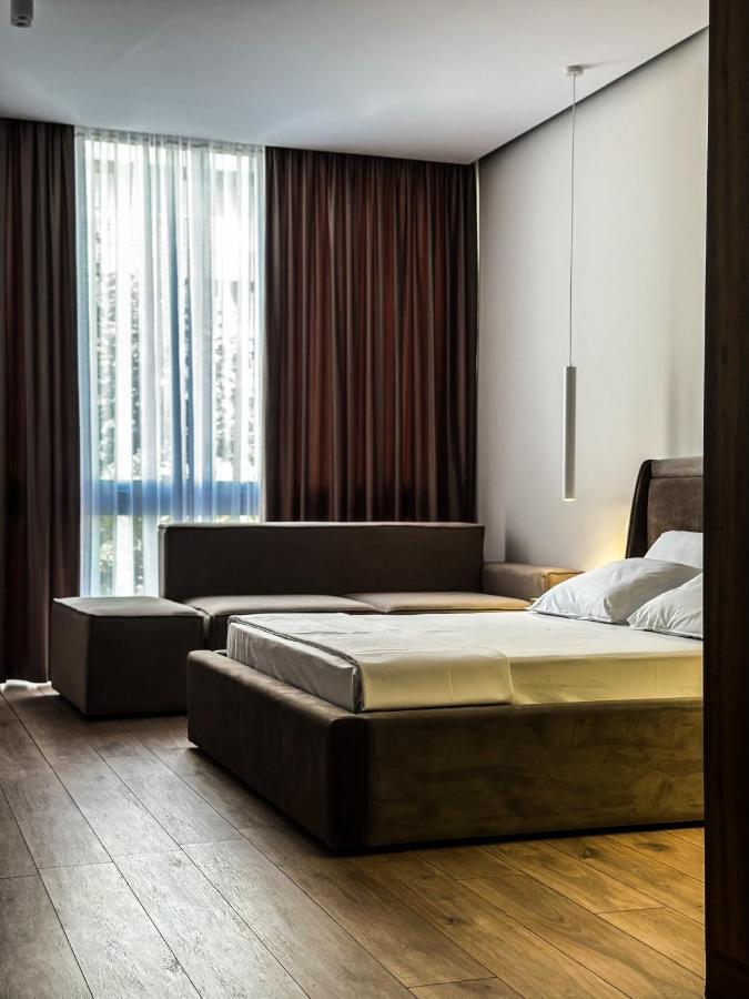 Alexander Rooms دراس المظهر الخارجي الصورة